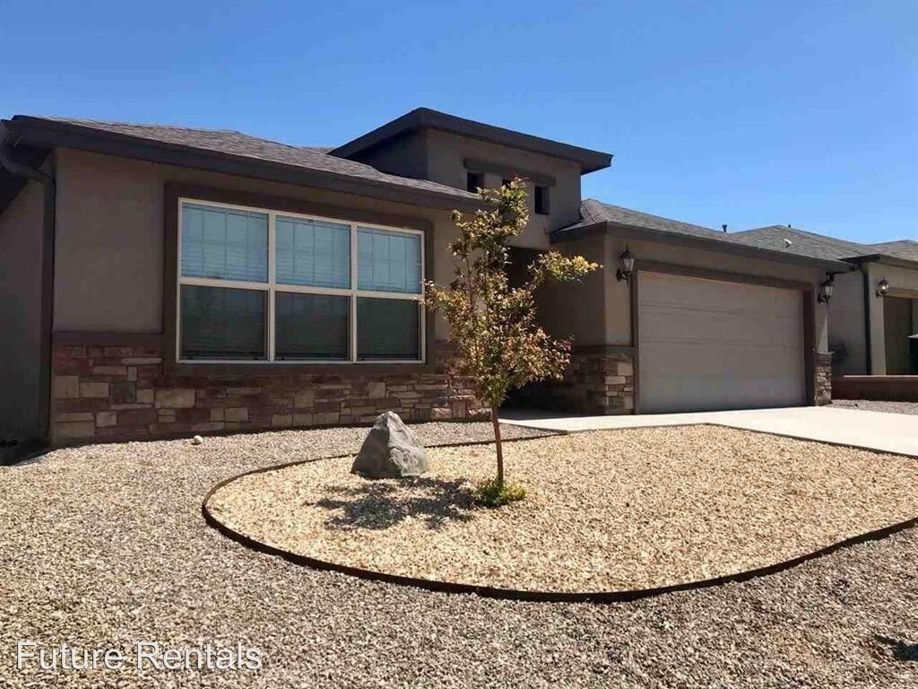 4 br, 2.5 bath House 361 Palo duro House Rental in Alamogordo, NM