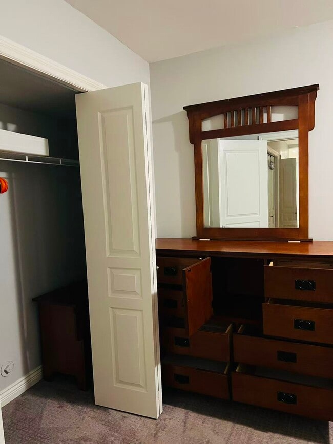 Building Photo - 3435 148 St