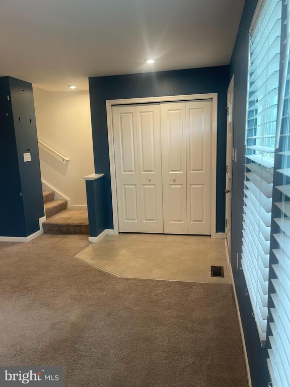 Building Photo - 220 Lady Bug Dr