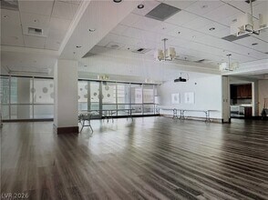 Building Photo - 2700 S Las Vegas Blvd