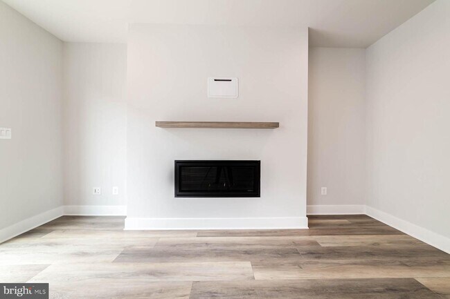 Building Photo - 6227 Almerico Pl