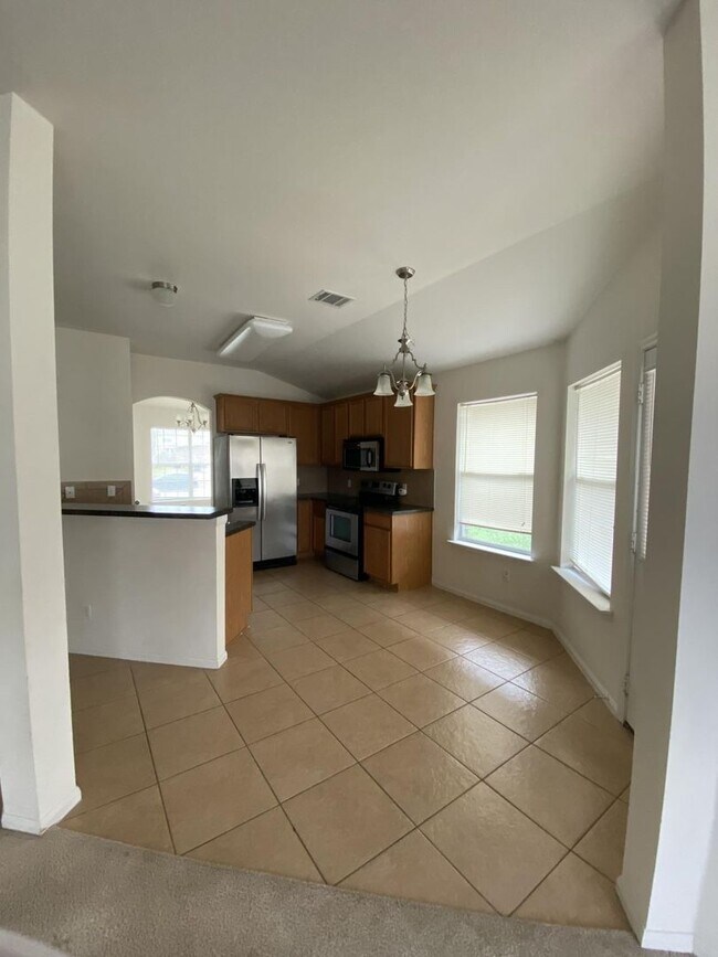 Foto del edificio - AVAILABLE NOW! - 2 WEEKS FREE!