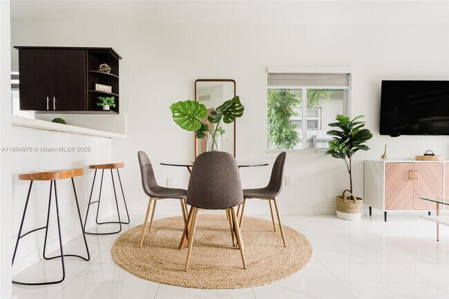 Foto del edificio - 8780 NW 22nd Ct