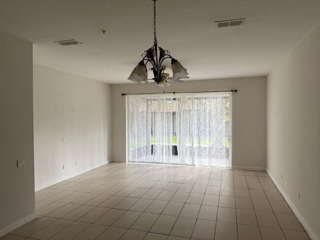 Building Photo - 3 Bed 2.5 Bath Townhouse For Rent in Metro...