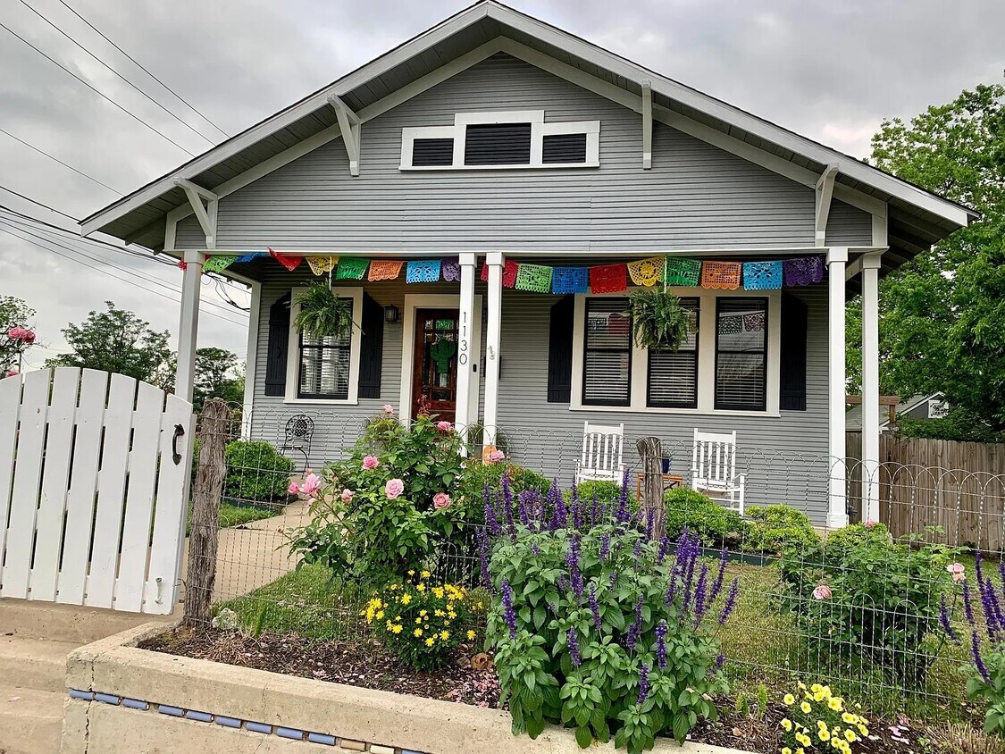 Foto principal - 1130 E Crockett St