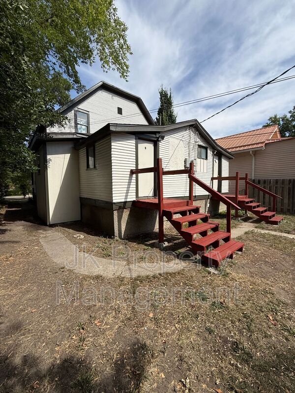 Building Photo - 1012 3rd Ave S