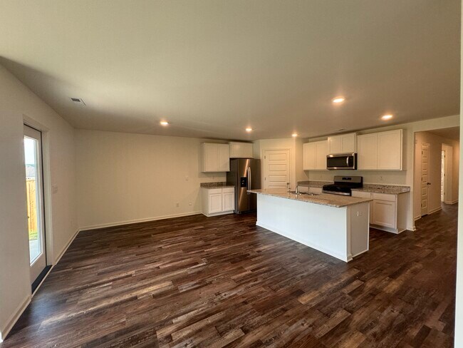 Building Photo - 216 Brooks Ln