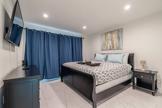 Foto del edificio - Beachfront Bloo's-2 Units-Ocean View Balco...