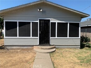 Building Photo - 3014 El Noble Ave