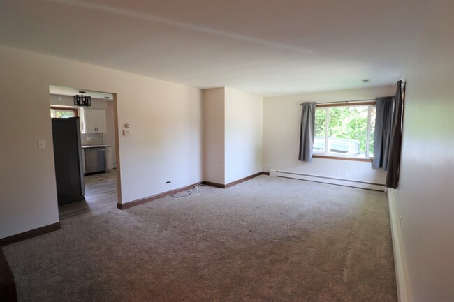 Building Photo - 3020 Lindale St