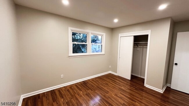 Building Photo - 12 Sipp Ave