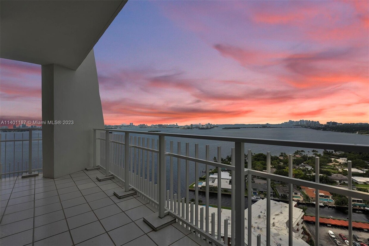 Primary Photo - 4000 Towerside Terrace