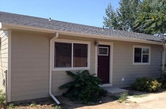 Building Photo - 5840 Newport St