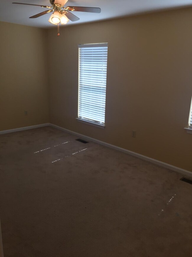 Foto del edificio - 1470 Timber Brook Dr
