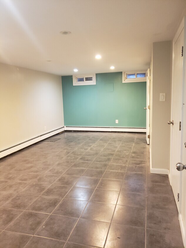 Foto del edificio - 638 E 82nd St