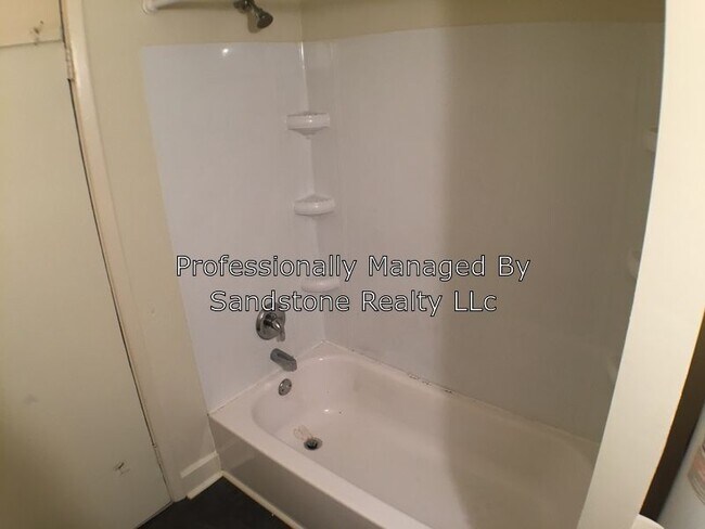 Foto del edificio - 2 BR townhome - Great price