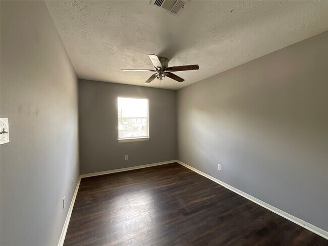 Foto del edificio - 315 Willowick St