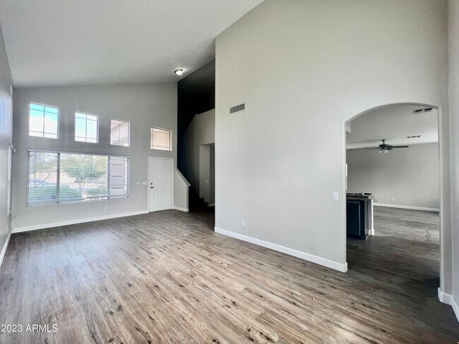 Foto del edificio - 837 W Ivanhoe St
