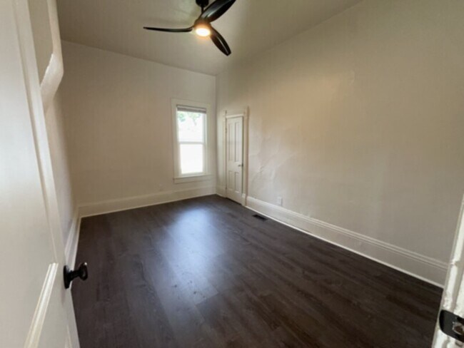 Foto del edificio - Located within walking distance of Weidner Field and America the Beautiful Park!