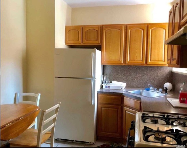 Foto del edificio - 66-06-66-60 60th Pl