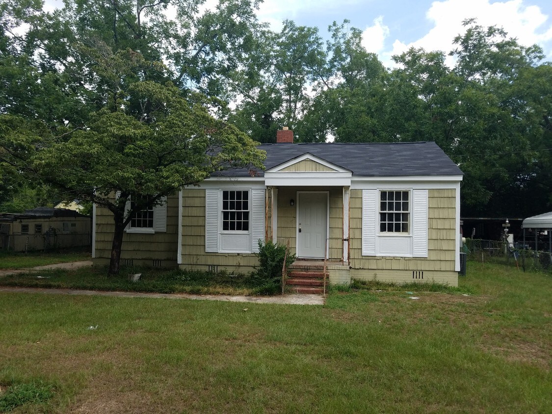 Foto principal - 2329 Neal St