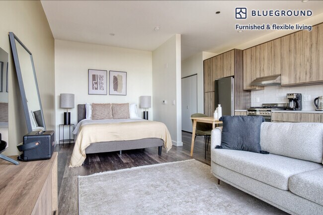 Building Photo - 1122 W Chicago Ave