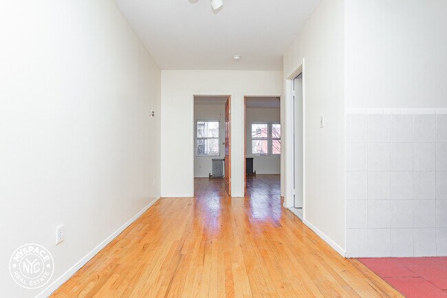 Foto del edificio - 546 St Marks Ave