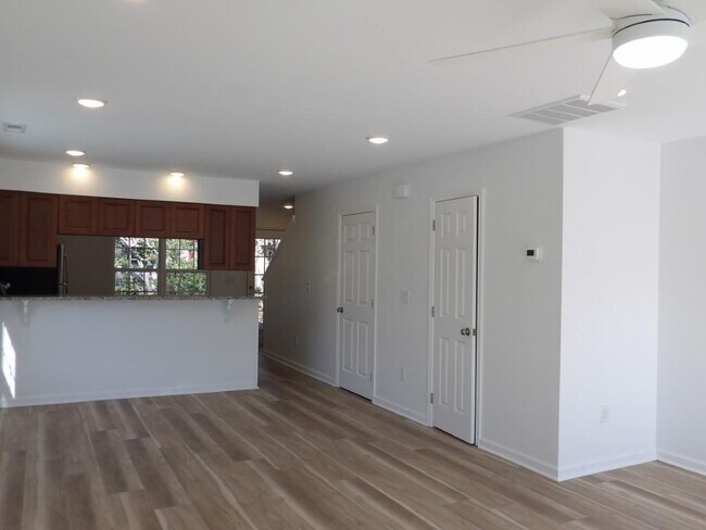 Foto del edificio - 4116 Horseshoe Rd N