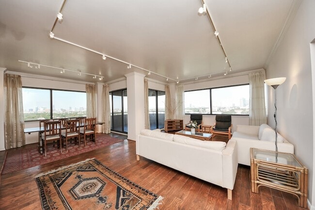 Photo - 5000 Montrose Boulevard Unit 14H Apartment