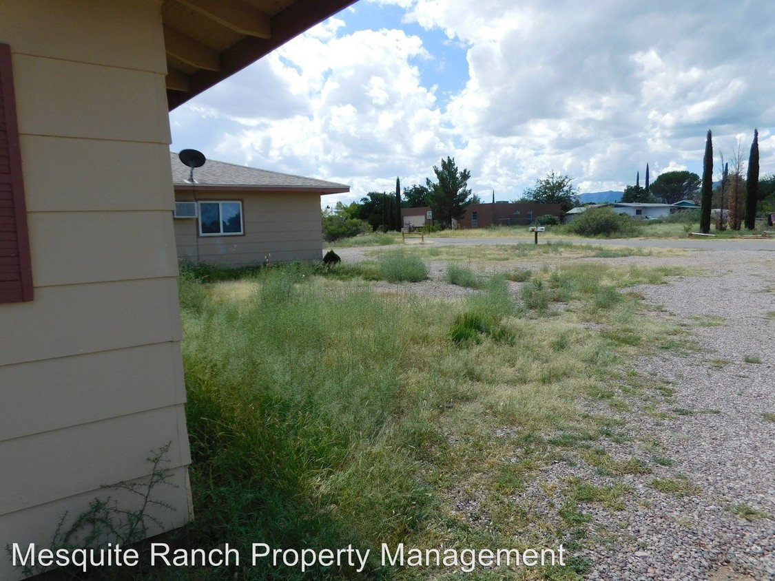 Building Photo - 1 br, 1 bath Apartment - 1312 E High St #C