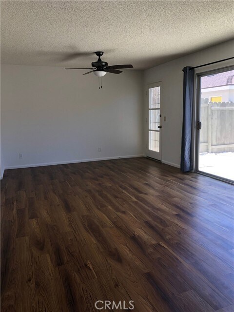 Foto del edificio - 8131 Foxhall Dr