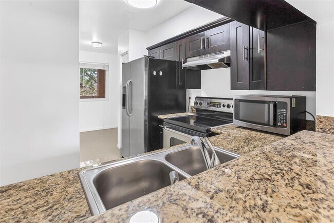 Foto del edificio - 735 NW 92nd Ave