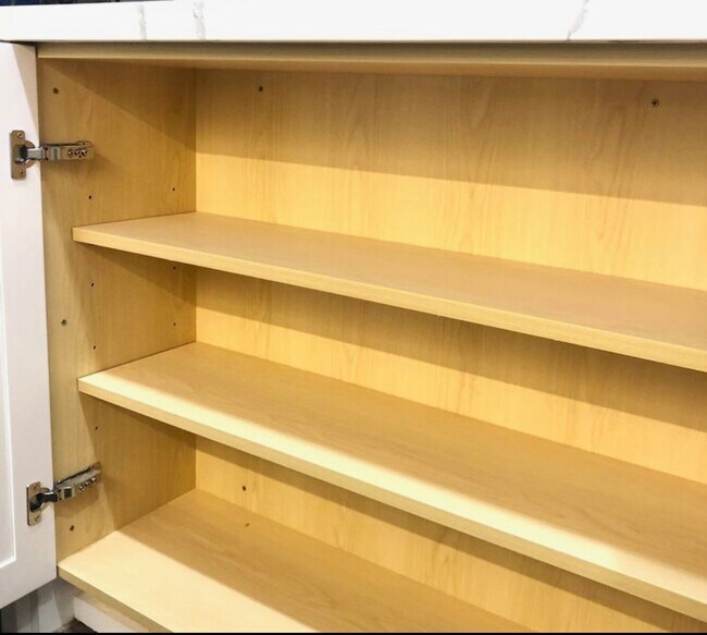 kitchen cabinet - 1107 S Sycamore Ave
