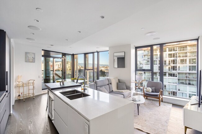 Building Photo - 1601 Quebec St