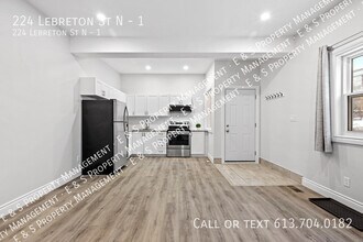 Building Photo - 224 Lebreton St N
