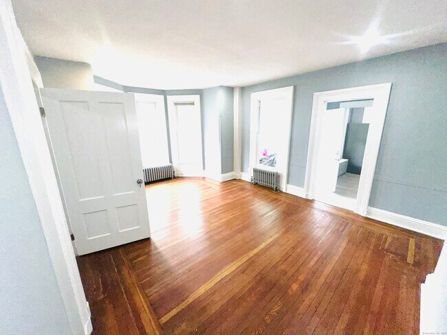 Foto del edificio - 576 Winthrop Ave