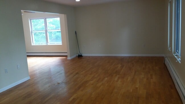 Living Room - 286 Shaler Blvd