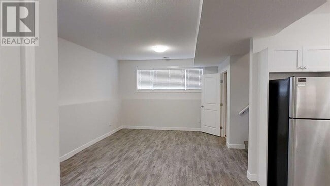 Building Photo - 9715 112 Ave