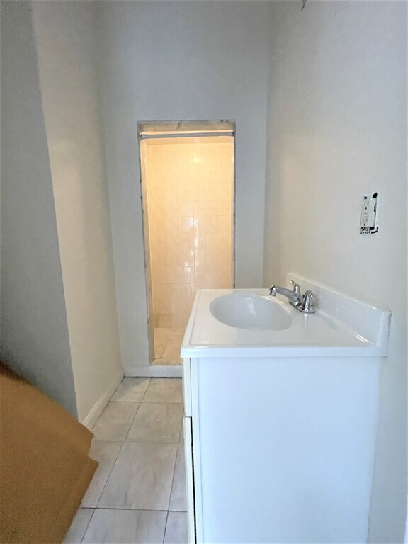 Building Photo - 3 McLean Pl