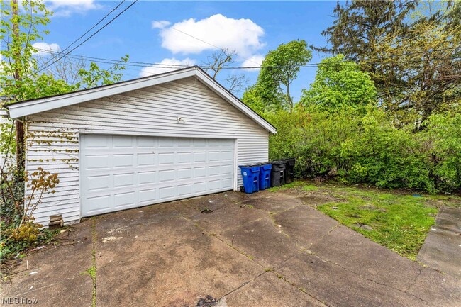 Building Photo - 3319 W 111th St