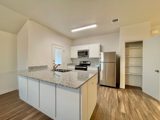 Building Photo - 1814 Montell