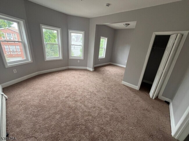 Foto del edificio - 171 Seymour Ave