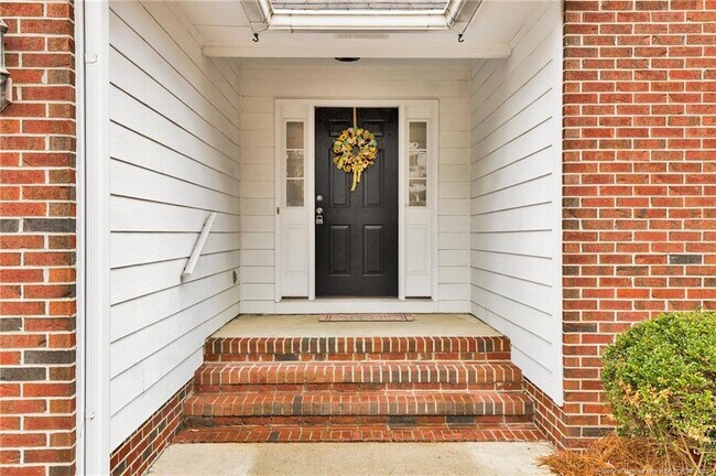 Foto del edificio - 1689 Sykes Pond Rd