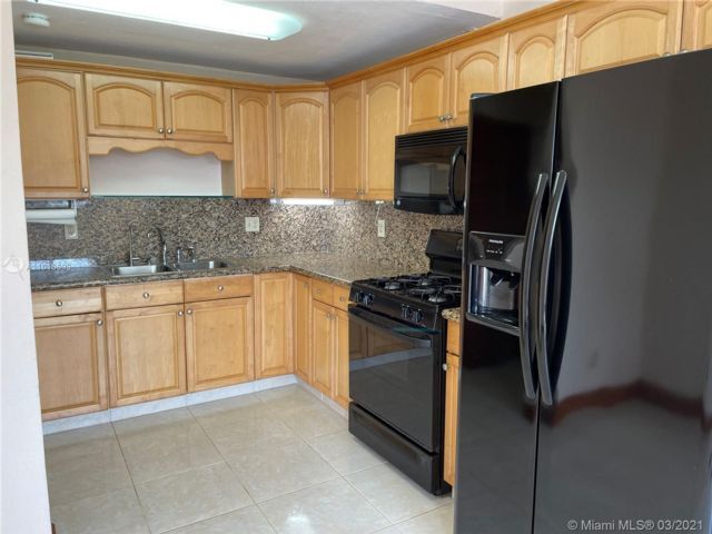 Primary Photo - 107 SW 18th Ct