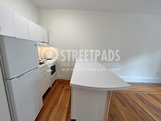 Building Photo - 1 bedroom in Brookline MA 02446