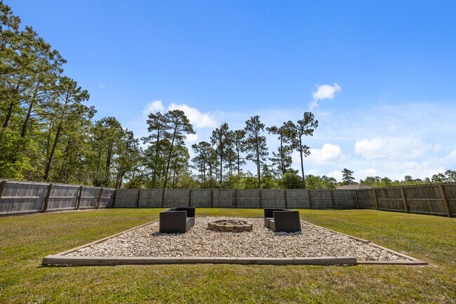 Foto del edificio - 186 Everett Yopp Dr