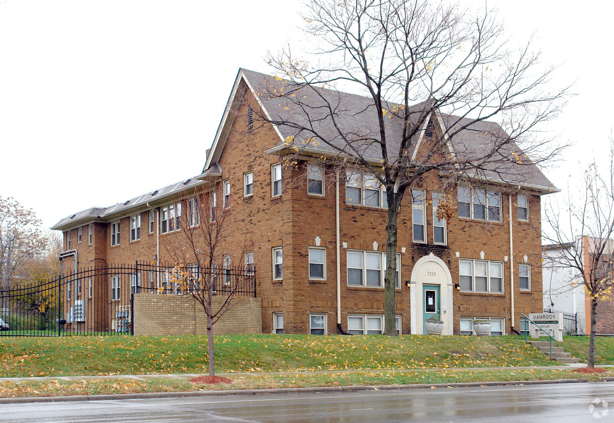 Building Photo - 2239 N College Ave