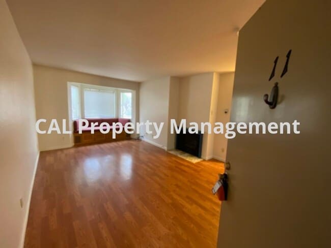 Building Photo - Steinbeck Flats in Salinas, CA!