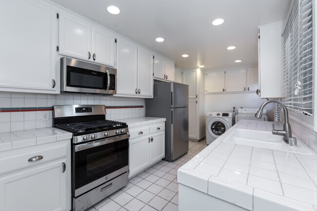 Foto del edificio - 1908 Hillcrest Rd