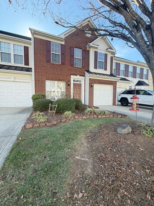Building Photo - Charming 3BR Townhome in Sought-After Harrisburg Town Center